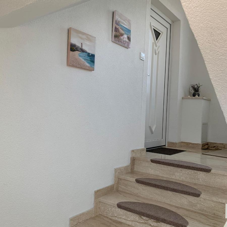Apartments Mirela 沃迪切 外观 照片