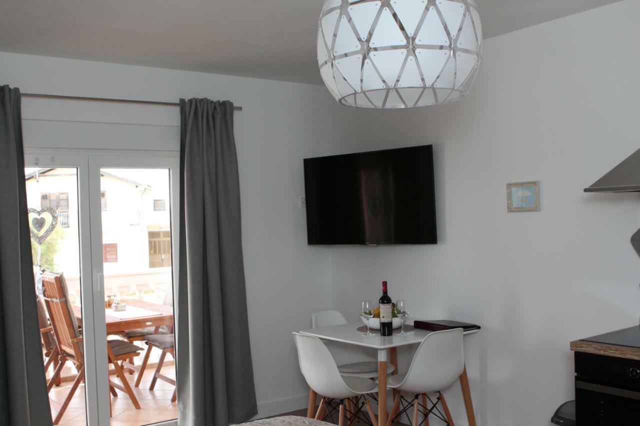 Apartments Mirela 沃迪切 外观 照片